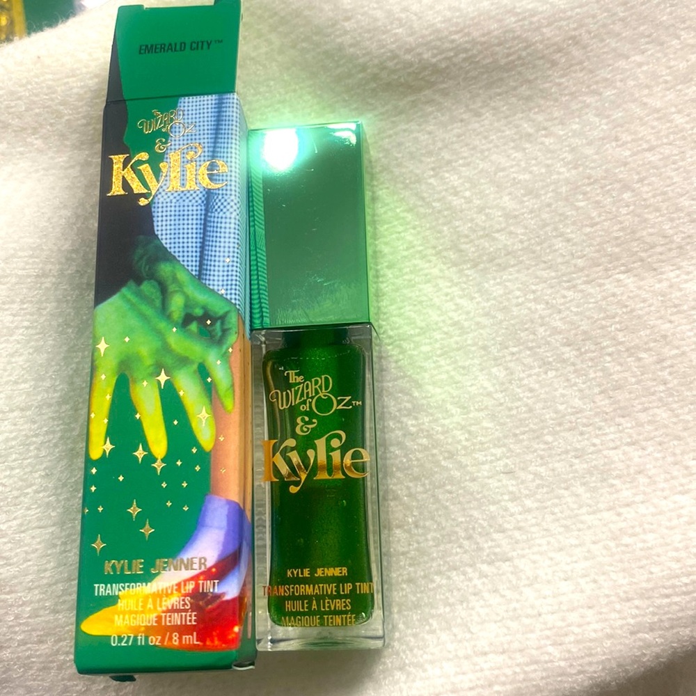 COPY - Kylie & The Wizard Oz lip tint